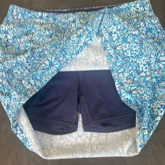 Lilly Pulitzer skort - Picture 6 of 6
